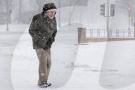 Snows blankets the US Midwest 