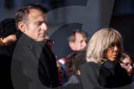 Le président Emmanuel Macron et sa femme la Première Dame Brigitte Macron assistent aux commémorations et aux hommages aux victimes des attentats de janvier 2015 contre Charlie Hebdo et l'Hyper Cacher à Paris