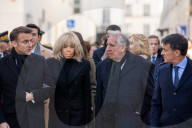 Le président Emmanuel Macron et sa femme la Première Dame Brigitte Macron assistent aux commémorations et aux hommages aux victimes des attentats de janvier 2015 contre Charlie Hebdo et l'Hyper Cacher à Paris