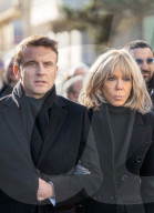 Le président Emmanuel Macron et sa femme la Première Dame Brigitte Macron assistent aux commémorations et aux hommages aux victimes des attentats de janvier 2015 contre Charlie Hebdo et l'Hyper Cacher à Paris