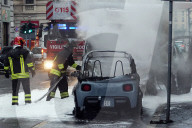 Milano, Furgone Esselunga bruciato