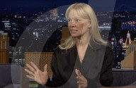 Pamela Anderson sur le plateau de l'émission "The Tonight Show Starring Jimmy Fallon" à New York