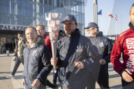 Torino, Davide Nicco e Andrea Tronzano partecipano come tedoforo al Tour della Fiaccola Torino 2025 Fisu World University Games