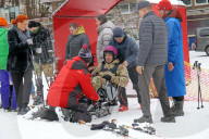 Ukrainian war veterans visit adaptive skiing training session in Kyiv