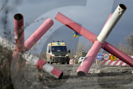 Ukrainian police officers at roadblock in Zaporizhzhia region