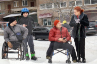 Ukrainian war veterans visit adaptive skiing training session in Kyiv