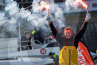 Le skipper de Macif Charlie Dalin remporte la dixième édition du tour du monde en solitaire Vendée Globe en pulvérisant le record de l’épreuve en 64 jours, 19 heures 22 minutes et 49 secondes aux Sables-d'Olonne