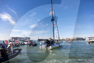 Le skipper de Macif Charlie Dalin remporte la dixième édition du tour du monde en solitaire Vendée Globe en pulvérisant le record de l’épreuve en 64 jours, 19 heures 22 minutes et 49 secondes aux Sables-d'Olonne