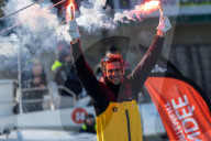 Le skipper de Macif Charlie Dalin remporte la dixième édition du tour du monde en solitaire Vendée Globe en pulvérisant le record de l’épreuve en 64 jours, 19 heures 22 minutes et 49 secondes aux Sables-d'Olonne