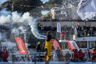 Le skipper de Macif Charlie Dalin remporte la dixième édition du tour du monde en solitaire Vendée Globe en pulvérisant le record de l’épreuve en 64 jours, 19 heures 22 minutes et 49 secondes aux Sables-d'Olonne