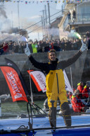 Le skipper de Macif Charlie Dalin remporte la dixième édition du tour du monde en solitaire Vendée Globe en pulvérisant le record de l’épreuve en 64 jours, 19 heures 22 minutes et 49 secondes aux Sables-d'Olonne