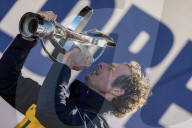 Le skipper de Macif Charlie Dalin remporte la dixième édition du tour du monde en solitaire Vendée Globe en pulvérisant le record de l’épreuve en 64 jours, 19 heures 22 minutes et 49 secondes aux Sables-d'Olonne