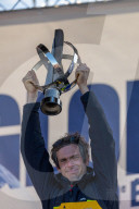 Le skipper de Macif Charlie Dalin remporte la dixième édition du tour du monde en solitaire Vendée Globe en pulvérisant le record de l’épreuve en 64 jours, 19 heures 22 minutes et 49 secondes aux Sables-d'Olonne