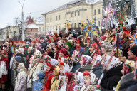 Festival of Ukrainian winter folklore held in downtown Lviv