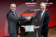 Nuova partnership fra UniCredit e Ferrari