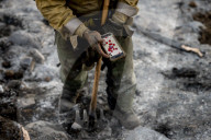 Firefighters battle Los Angeles area wildfires