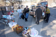 Volunteers Help LA Wildfire Victims