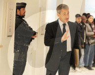 Brice Hortefeux et 11 autres prévenus arrivent au tribunal de Paris pour leur procès pour des accusations de financement illégal de la campagne présidentielle victorieuse de 2007 par Mouammar Kadhafi