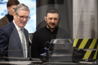 Volodymyr Zelenskyy and Keir Starmer inspect Ukrainian-made drones