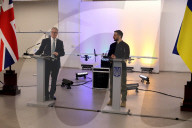 Volodymyr Zelenskyy and Keir Starmer inspect Ukrainian-made drones