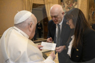 Papa Francesco con la Delegazione della Fondazione Cattolica