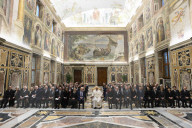 Papa Francesco con i Membri della Fondazione della Guardia Svizzera Pontificia