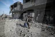 Displaced Gaza refugees heading home