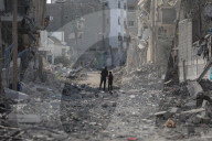 Displaced Gaza refugees heading home