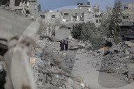 Displaced Gaza refugees heading home