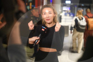 Anna-Carina Woitschack beim Abflug zur RTL-Fernsehshow "Ich bin ein Star – Holt mich hier raus!" am Flughafen in Frankfurt