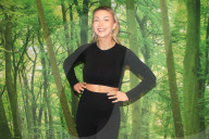 Anna-Carina Woitschack beim Abflug zur RTL-Fernsehshow "Ich bin ein Star – Holt mich hier raus!" am Flughafen in Frankfurt