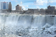 Niagara Falls freeze in Artic Blast