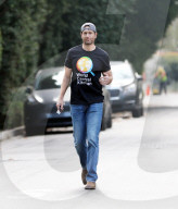 PREMIUM EXCLUSIVE Jennifer Garner's Beau John Miller Shows Off Ripped Arms In Tight T-Shirt