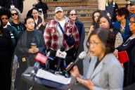 Oakland California community leaders offer illegal immigrants support