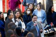 Oakland California community leaders offer illegal immigrants support