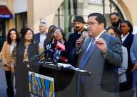 Oakland California community leaders offer illegal immigrants support