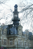 La mairie du 12ème arrondissement de Paris a été touchée par un spectaculaire incendie qui a embrasé son campanile haut d’une trentaine de mètres, sans faire de victimes