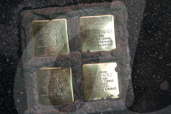 Bologna, giorno della memoria - installazione pietre di inciampo a casa di Arpad Weisz