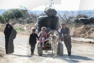 Displaced Gazans cross Netzarim corridor into Gaza City