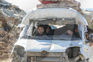 Displaced Gazans cross Netzarim corridor into Gaza City