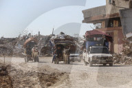 Displaced Gazans cross Netzarim corridor into Gaza City
