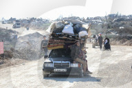 Displaced Gazans cross Netzarim corridor into Gaza City