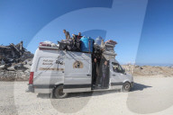 Displaced Gazans cross Netzarim corridor into Gaza City