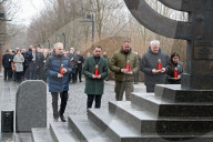 Zelenskyy honors memory of Holocaust victims