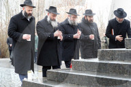 Zelenskyy honors memory of Holocaust victims