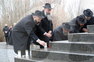 Zelenskyy honors memory of Holocaust victims