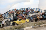 Thousands of Gazans return north to Gaza City
