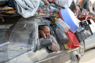Thousands of Gazans return north to Gaza City