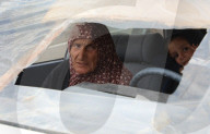 Thousands of Gazans return north to Gaza City