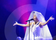 Lady Blackbird review - flamboyance and nuance from late-blossoming jazz-soul star.